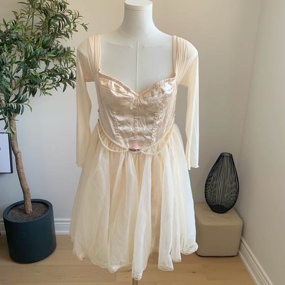 Dresses & Skirts - Princess Tulle Satin Dress Pearl Waist Champagne S M
